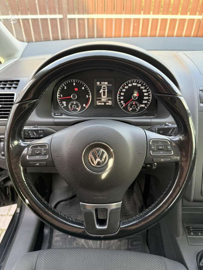 Volkswagen Touran 2014 — photo 10