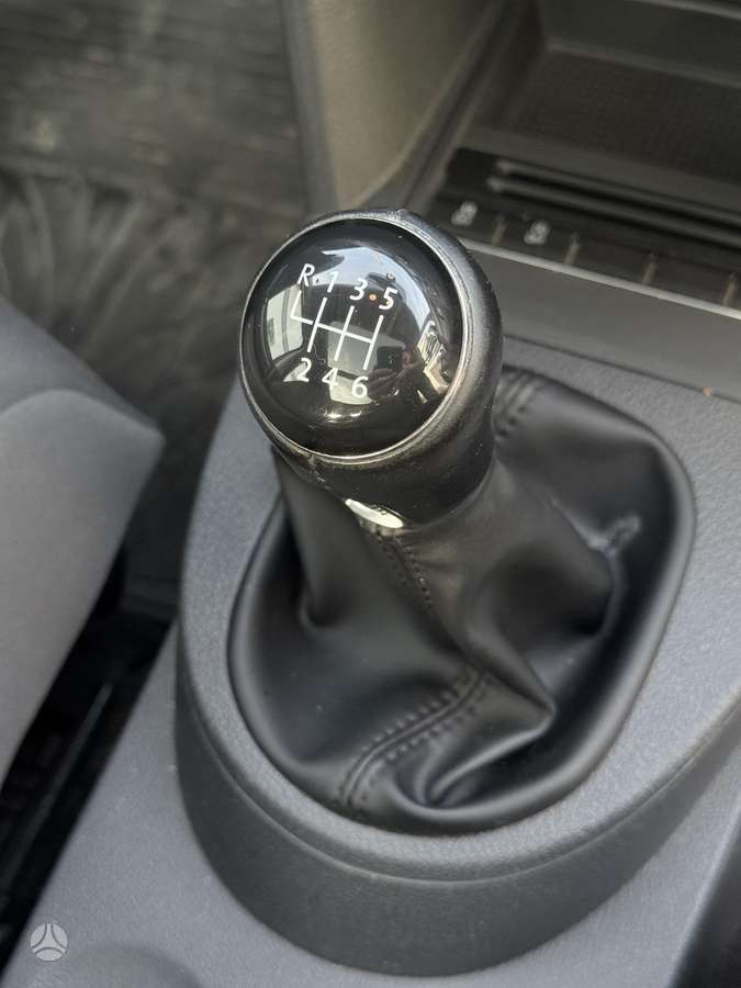 Volkswagen Touran 2014 — photo 14