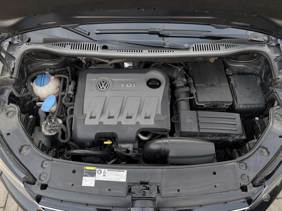 Volkswagen Touran 2014 — photo 18