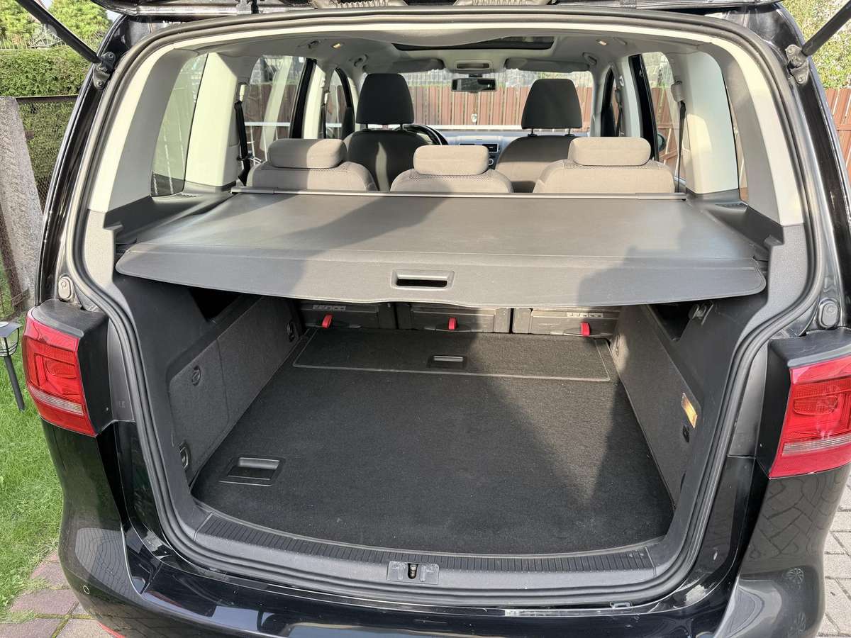 Volkswagen Touran 2014 — photo 19