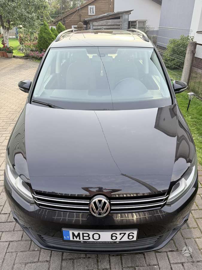 Volkswagen Touran 2014 — rear view