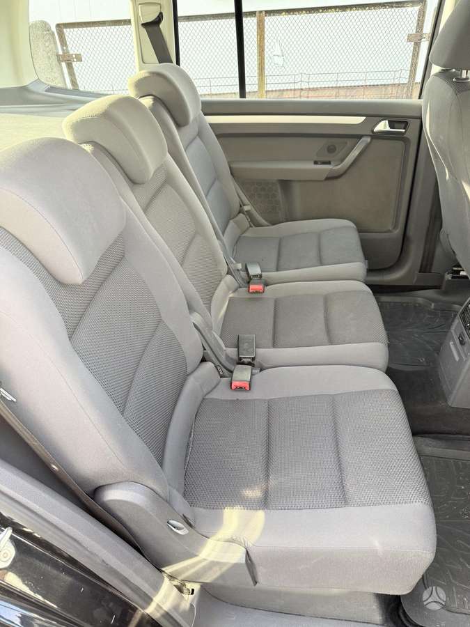 Volkswagen Touran 2014 — photo 8