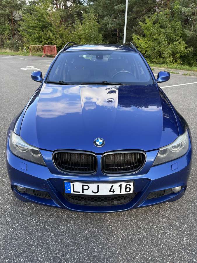 BMW 325 2009 — photo 24