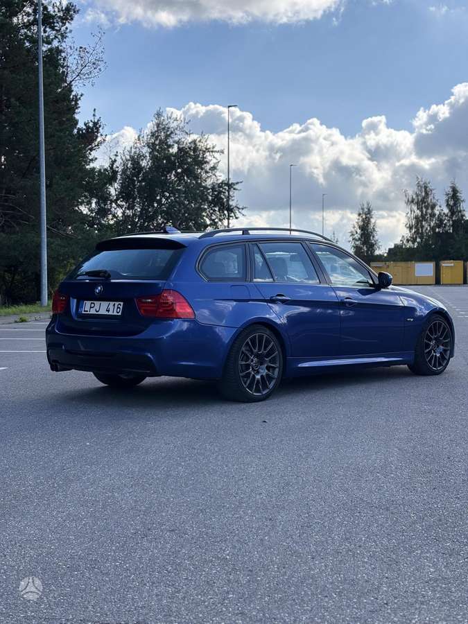 BMW 325 2009 — photo 9