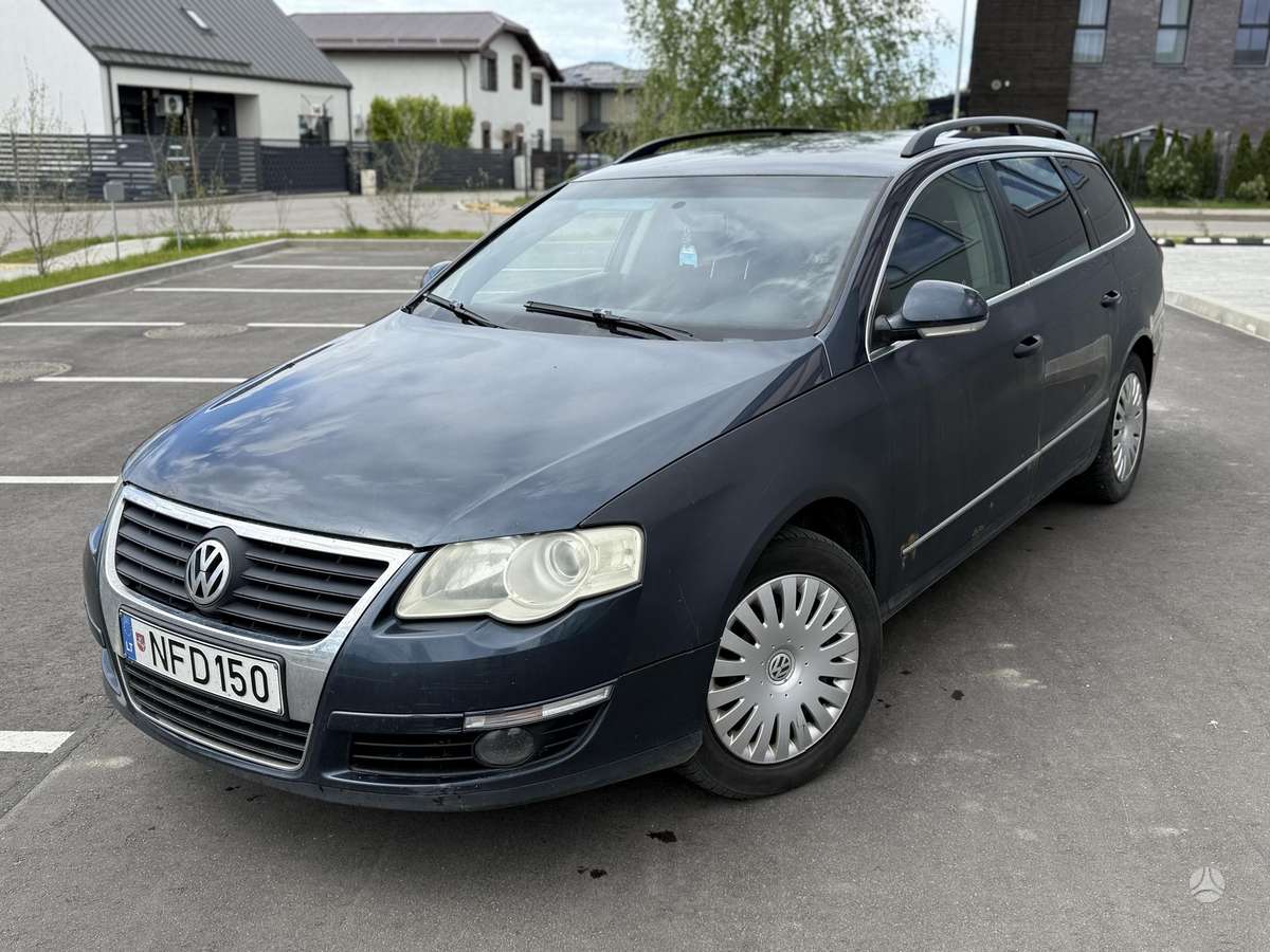 Volkswagen Passat 2006 — rear view