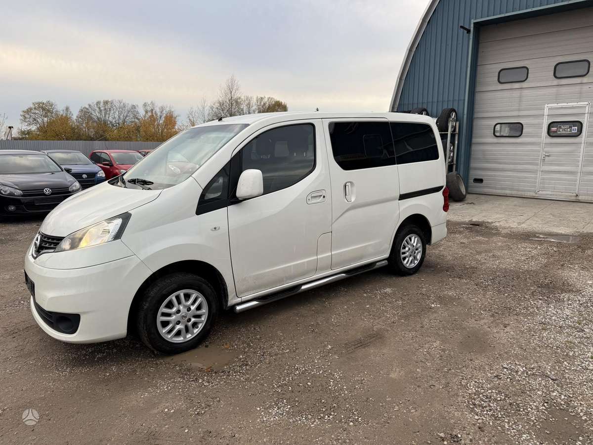Nissan NV200 2015 — photo 11
