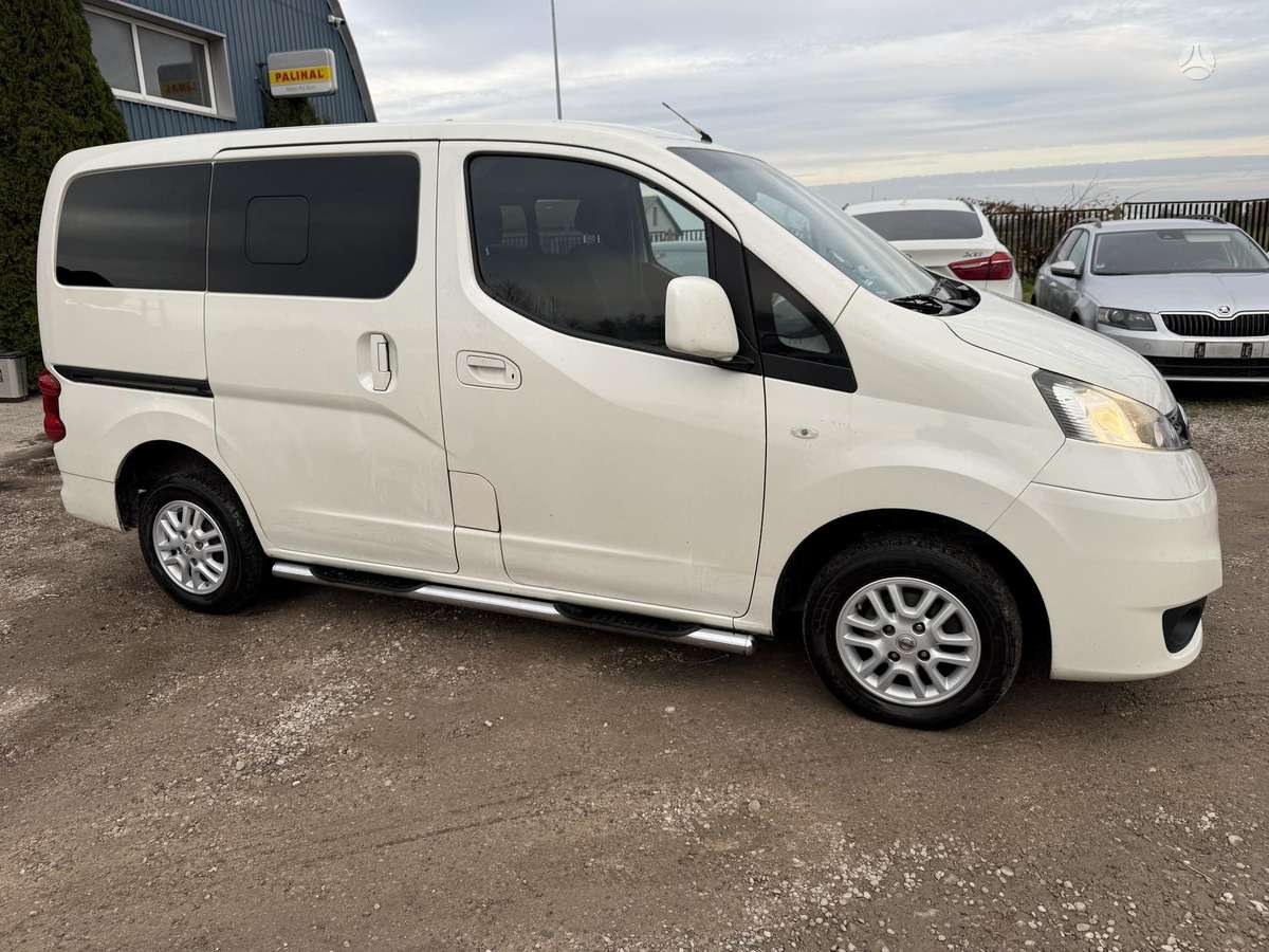 Nissan NV200 2015 — photo 14