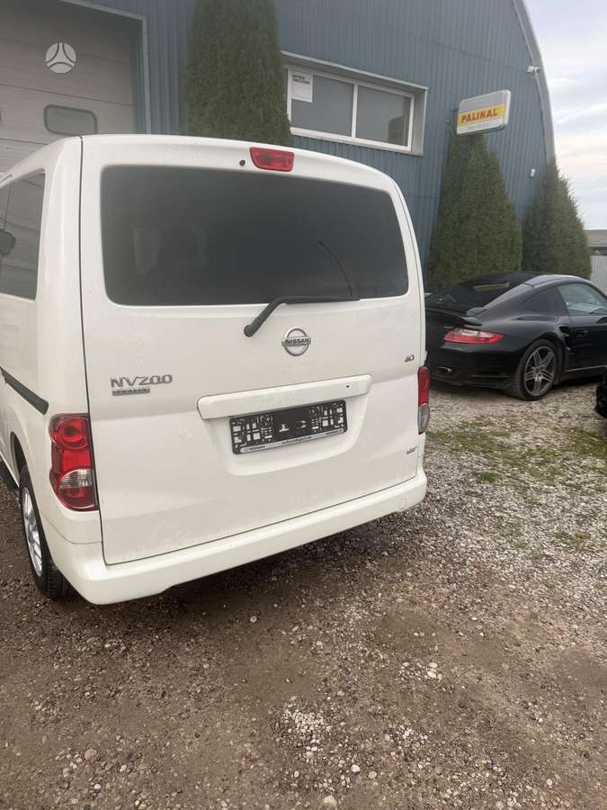 Nissan NV200 2015 — photo 17