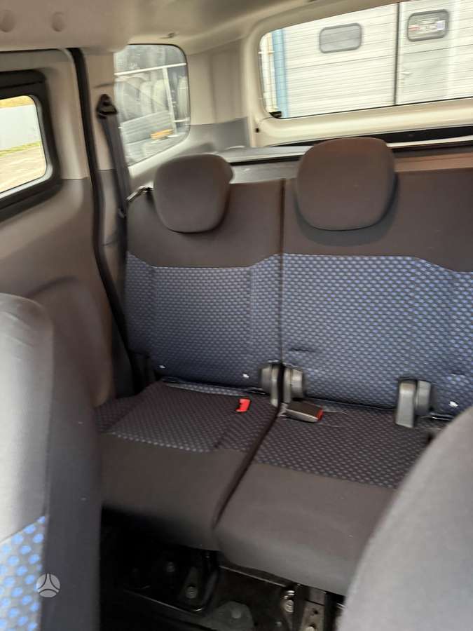 Nissan NV200 2015 — photo 20