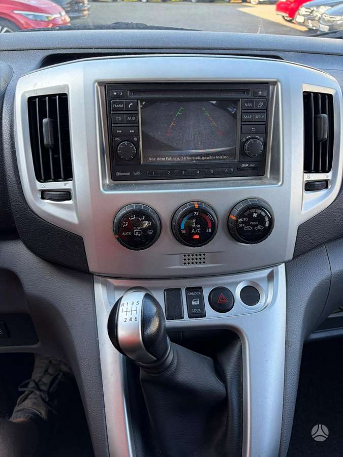 Nissan NV200 2015 — photo 24