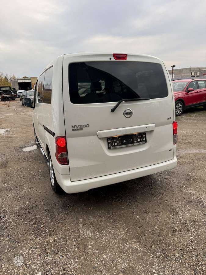 Nissan NV200 2015 — photo 9