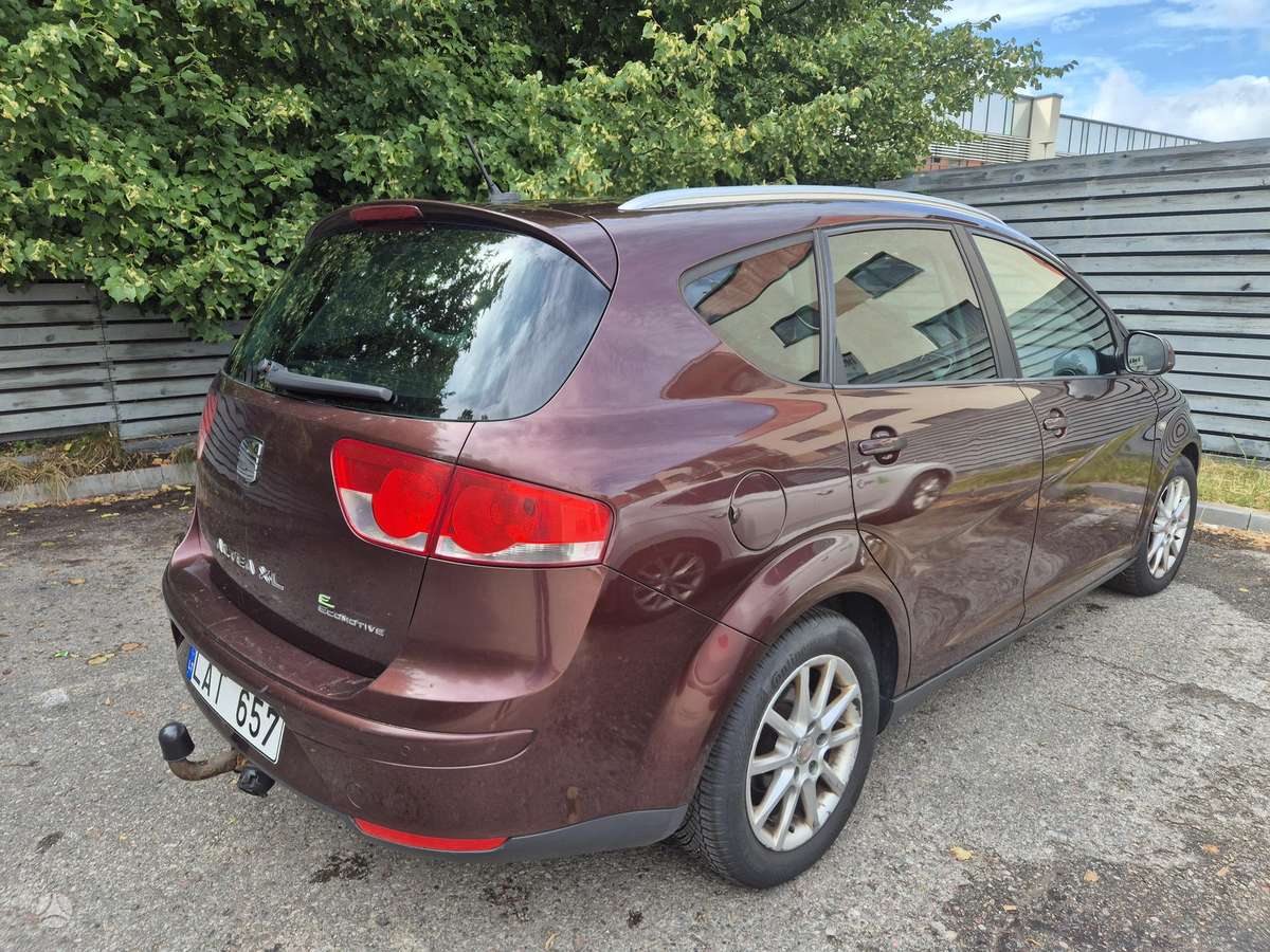 Seat Altea 2010 — салон