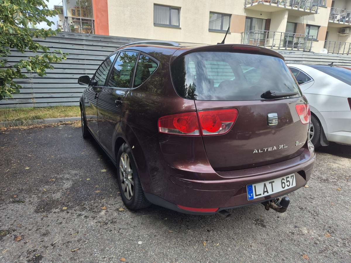 Seat Altea 2010 — двигун 1600 cm³, 105 HP (77kW)