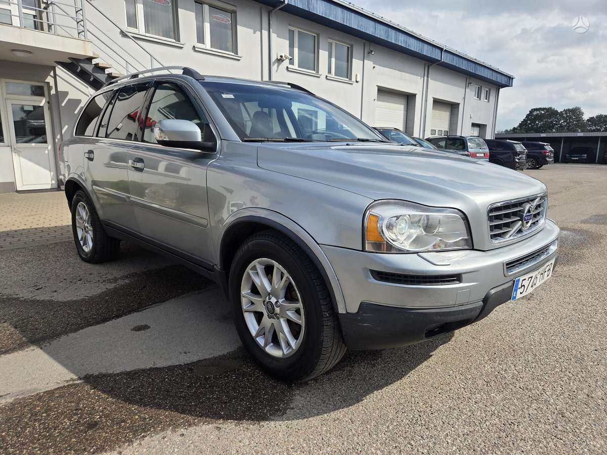 Volvo XC90 2011 — interior
