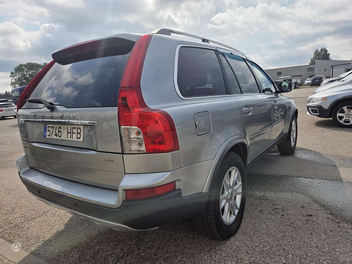 Volvo XC90 2011 — engine 2400 cm³, 200 HP (147kW)