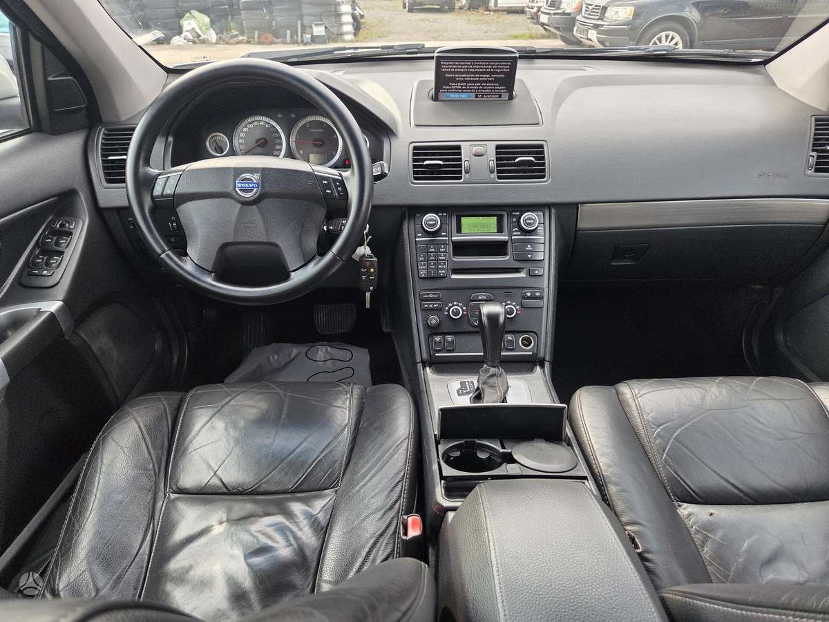 Volvo XC90 2011 — photo 9