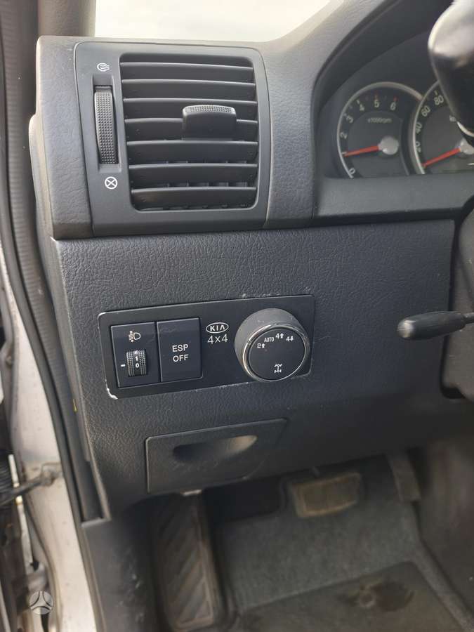 Kia Sorento 2010 — photo 11