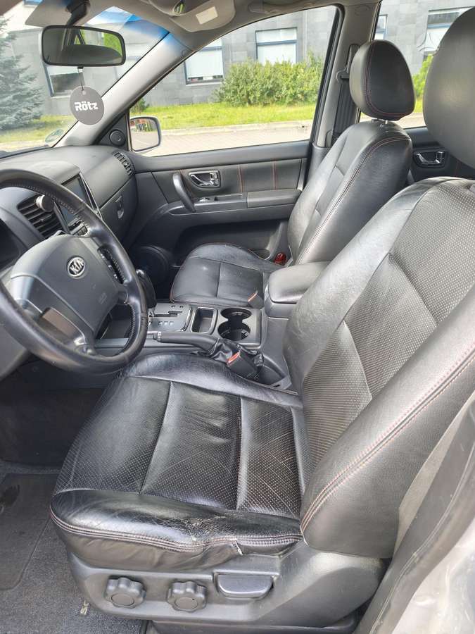Kia Sorento 2010 — photo 13
