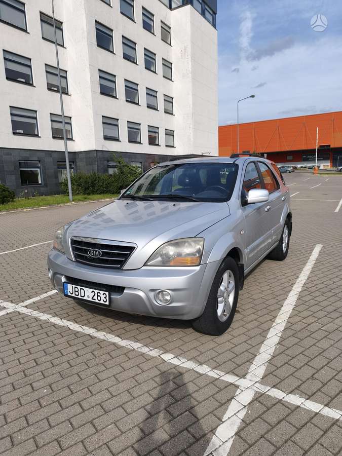 Kia Sorento 2010 — interior