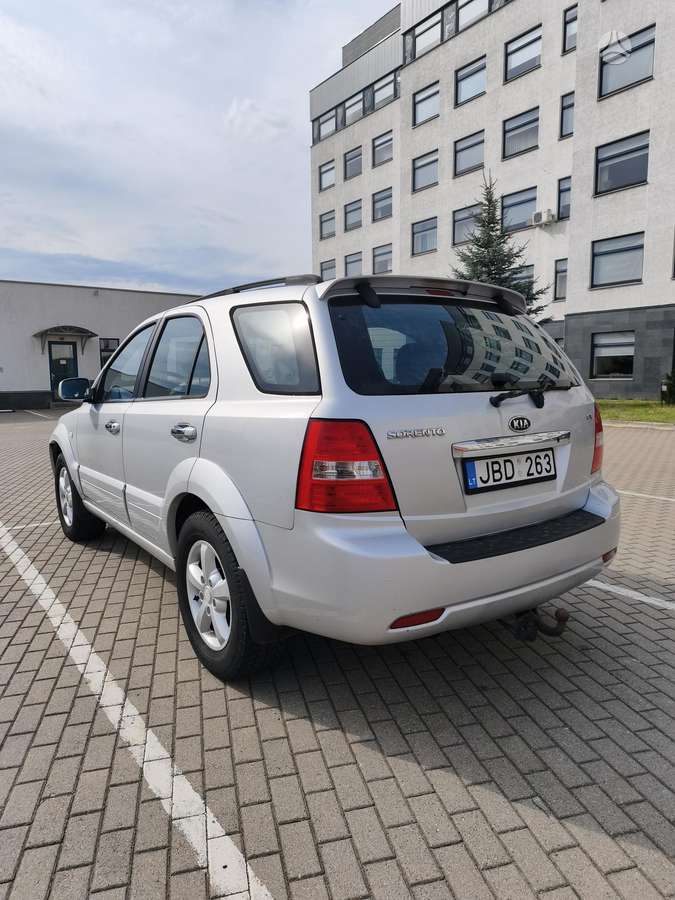 Kia Sorento 2010 — photo 8