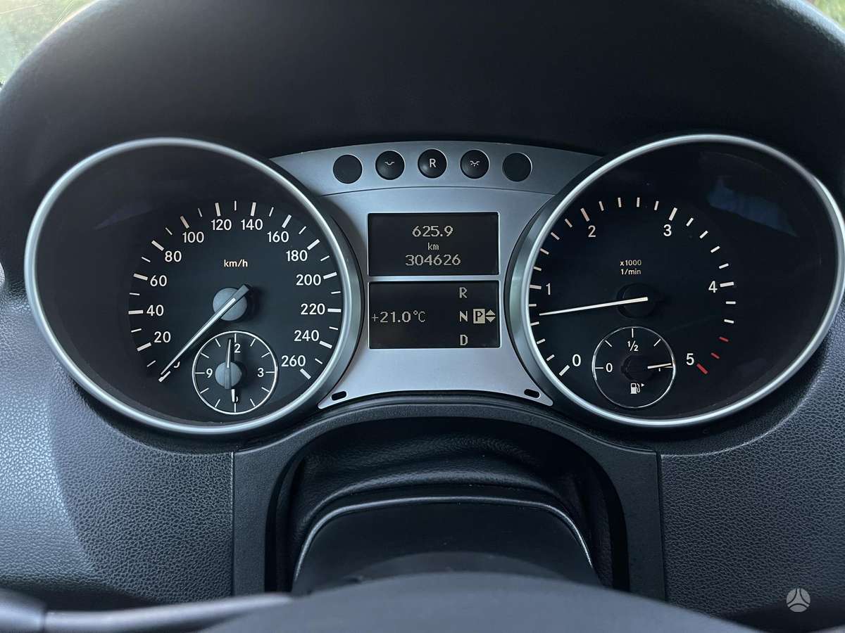 Mercedes-Benz ML320 2008 — photo 25