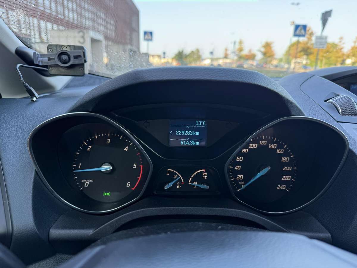 Ford C-MAX 2011 — photo 7