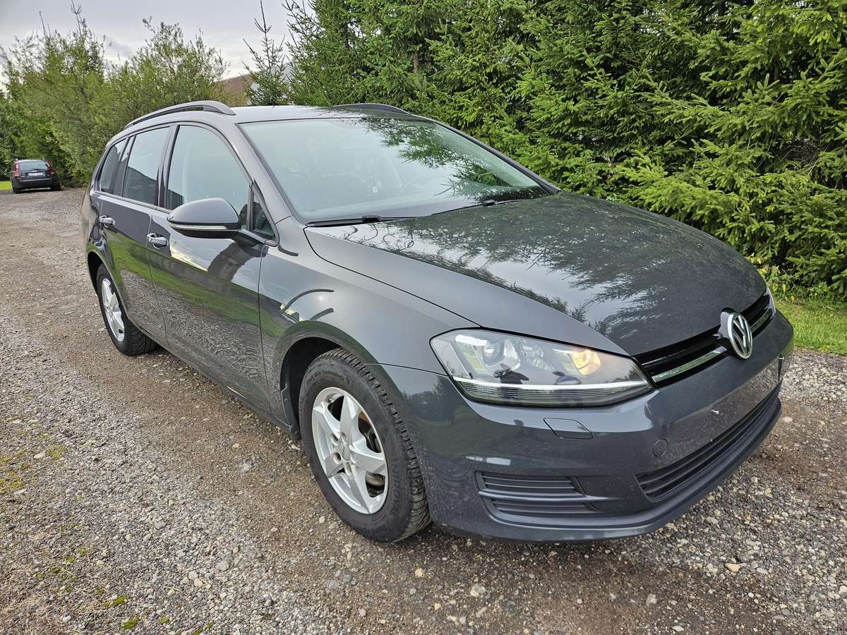 Volkswagen Golf 2015 — rear view