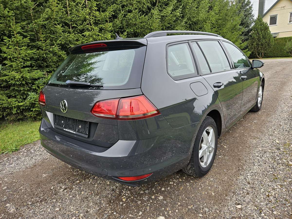 Volkswagen Golf 2015 — engine 1598 cm³, 110 HP (81kW)
