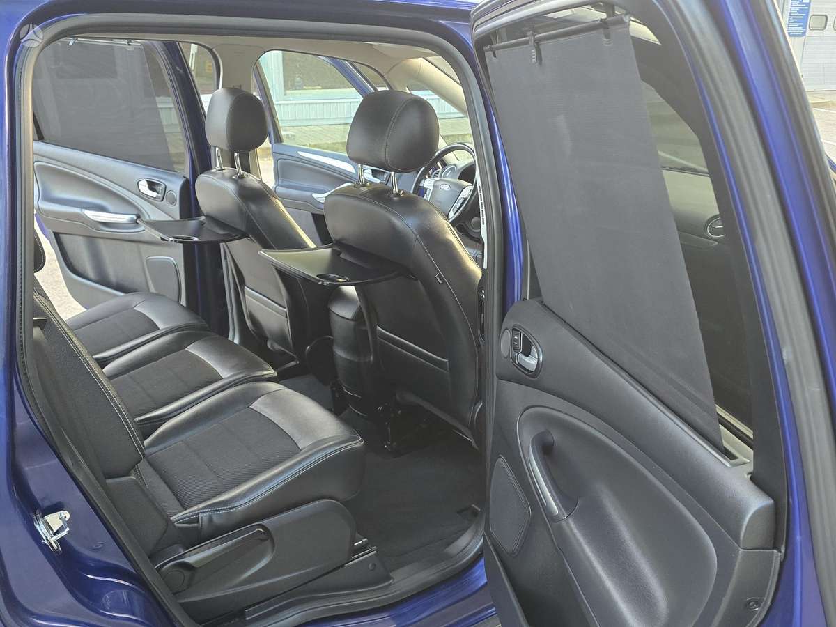 Ford Galaxy 2014 — photo 15