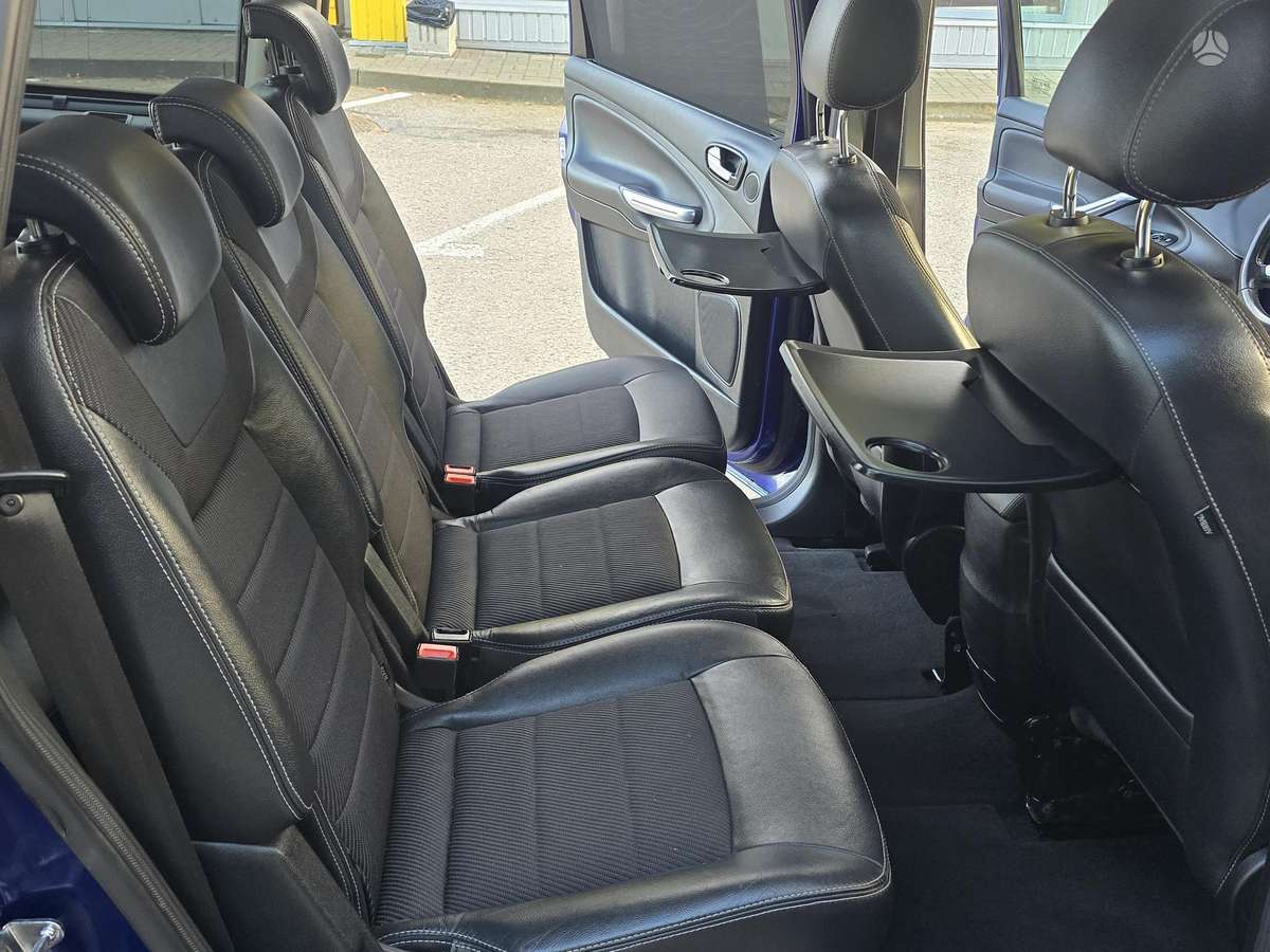 Ford Galaxy 2014 — photo 16