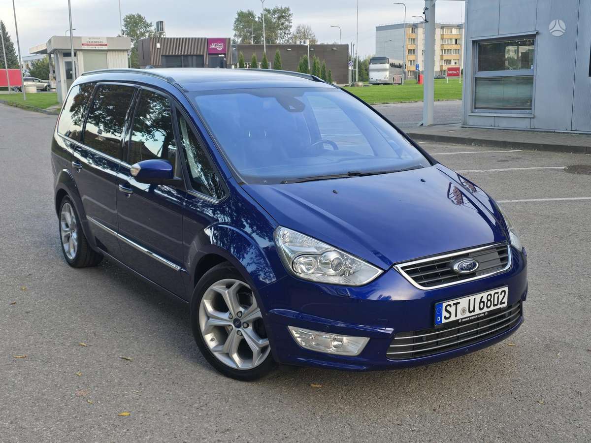 Ford Galaxy 2014 — rear view