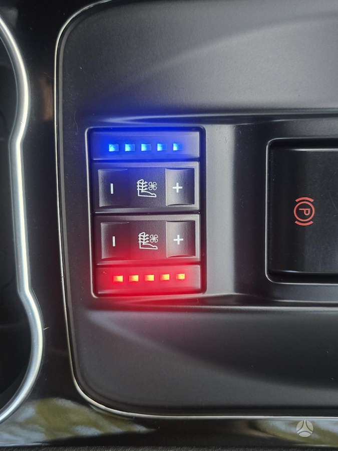 Ford Galaxy 2014 — photo 26