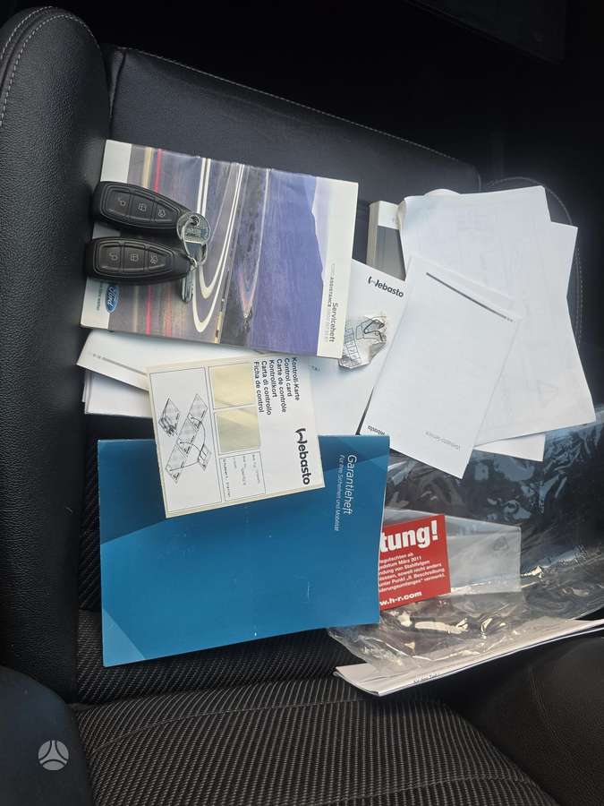 Ford Galaxy 2014 — photo 30