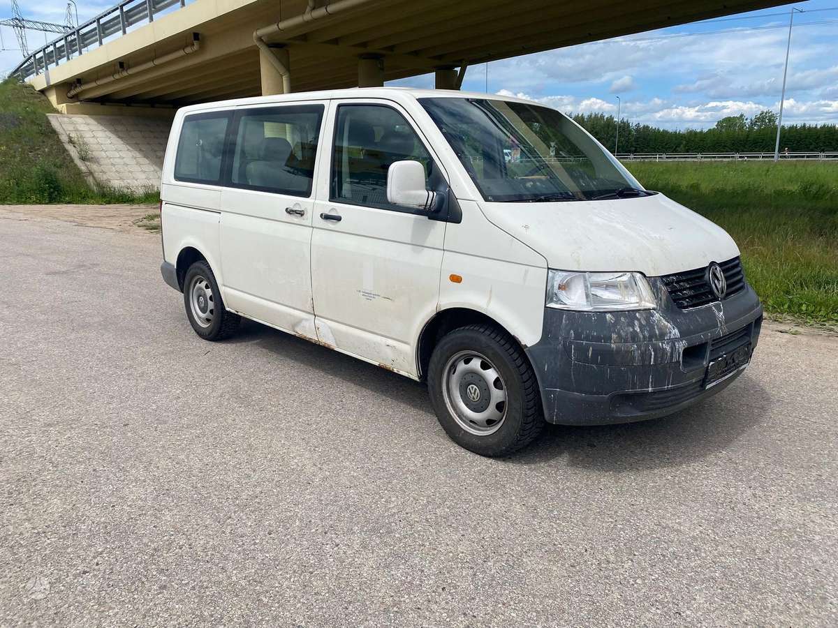Volkswagen Transporter 2006 — rear view