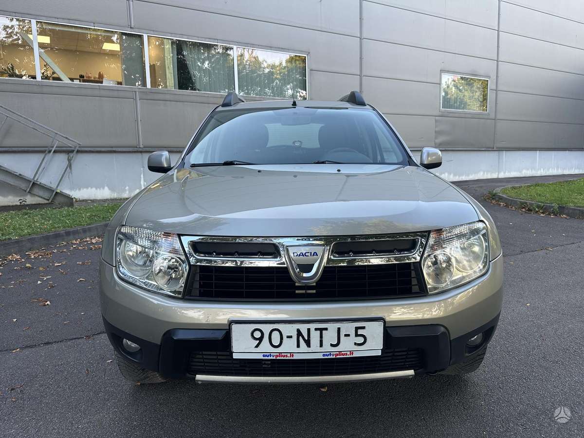 Dacia Duster 2010 — rear view