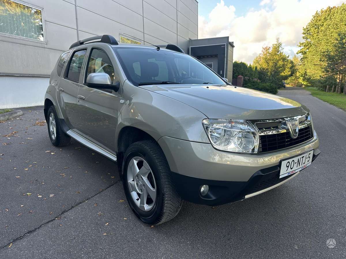 Dacia Duster 2010 — interior