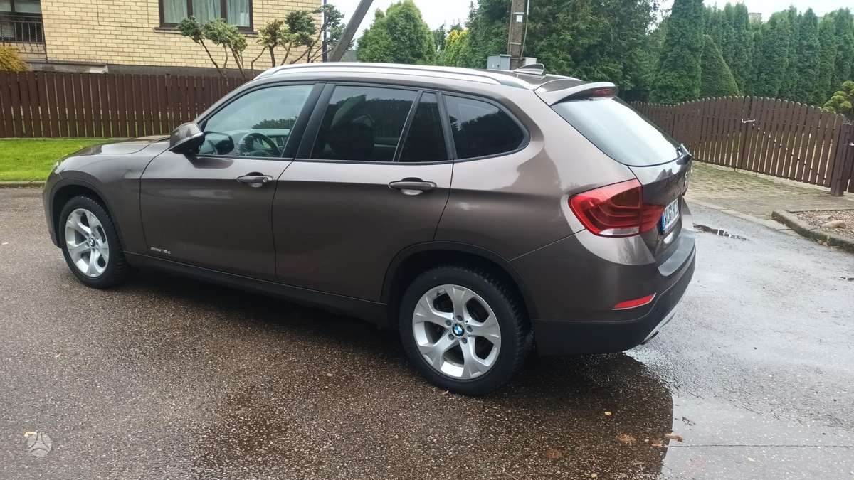 BMW X1 2012 — фото 11