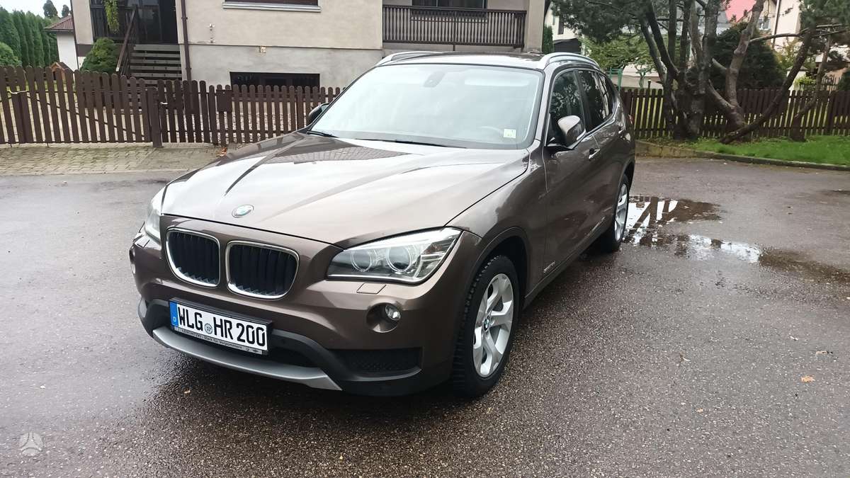 BMW X1 2012 — вигляд ззаду