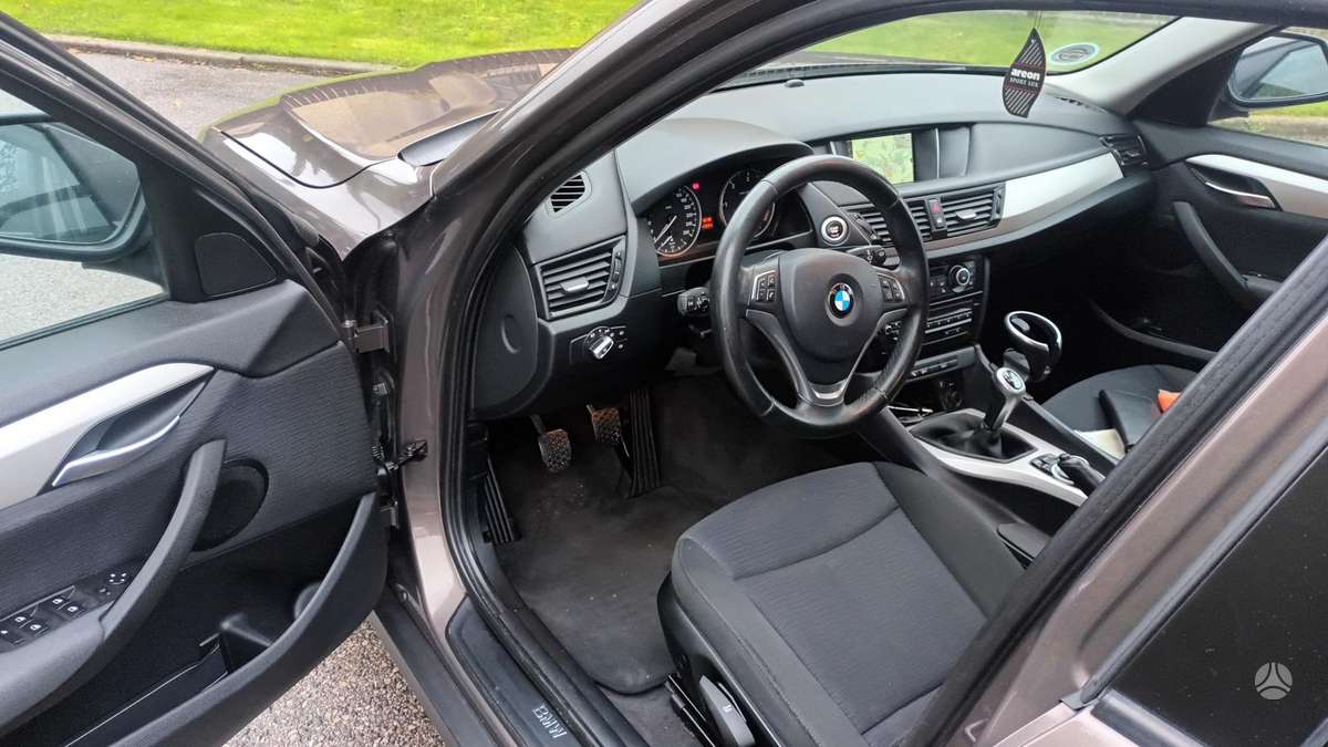 BMW X1 2012 — фото 20