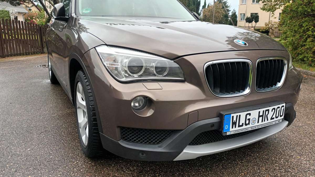 BMW X1 2012 — салон