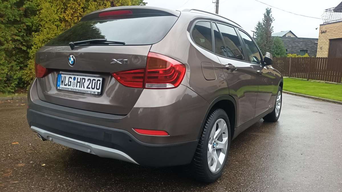 BMW X1 2012 — фото 7