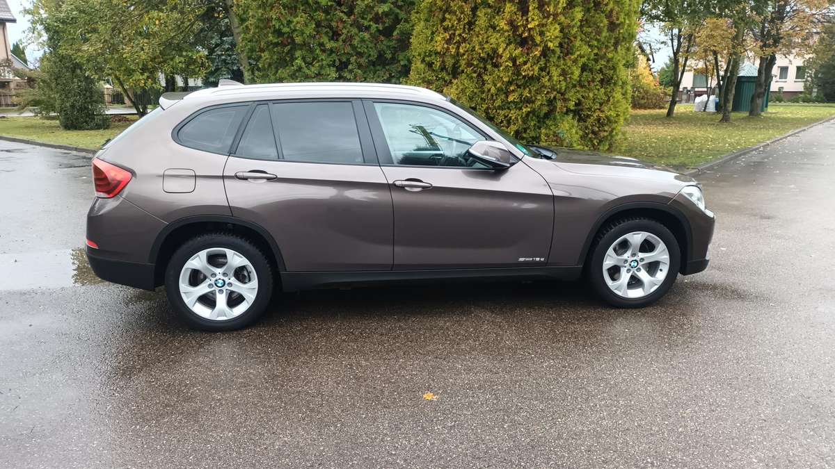 BMW X1 2012 — фото 9
