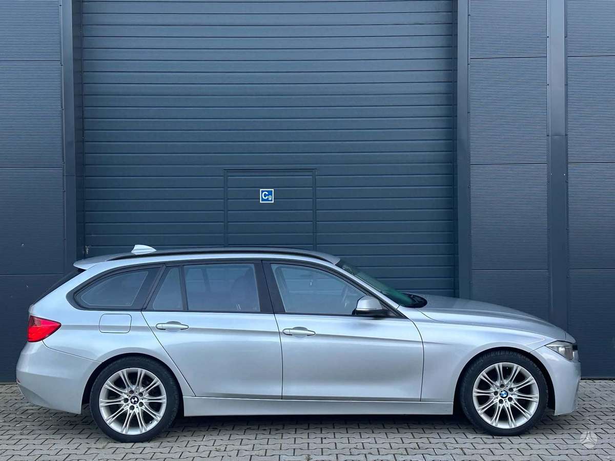 BMW 320 2014 — interior