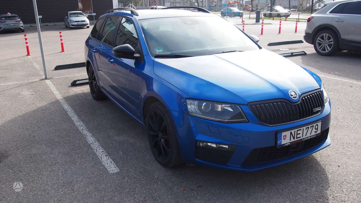 Skoda Octavia 2015 — rear view