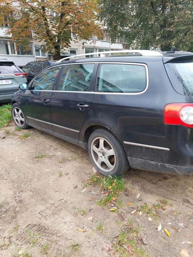 Volkswagen Passat 2009 — вигляд ззаду