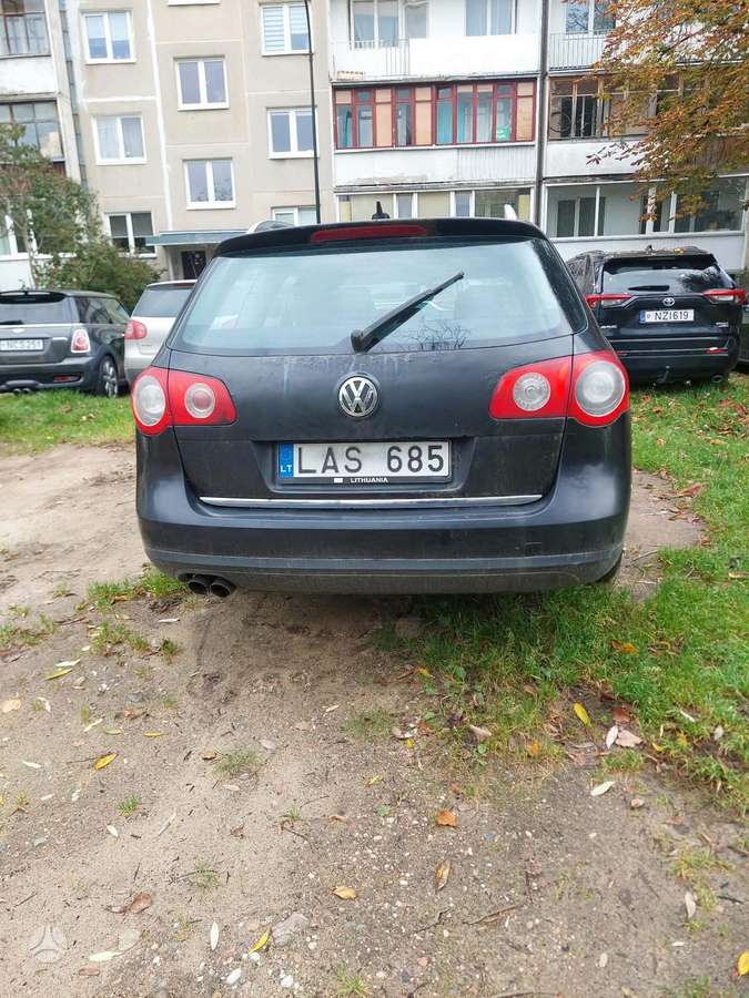 Volkswagen Passat 2009 — салон