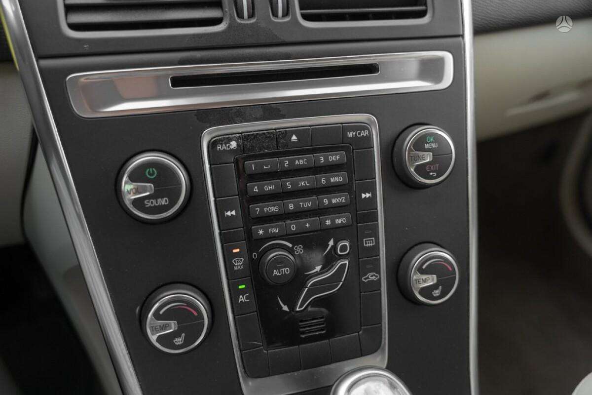 Volvo XC60 2012 — фото 10