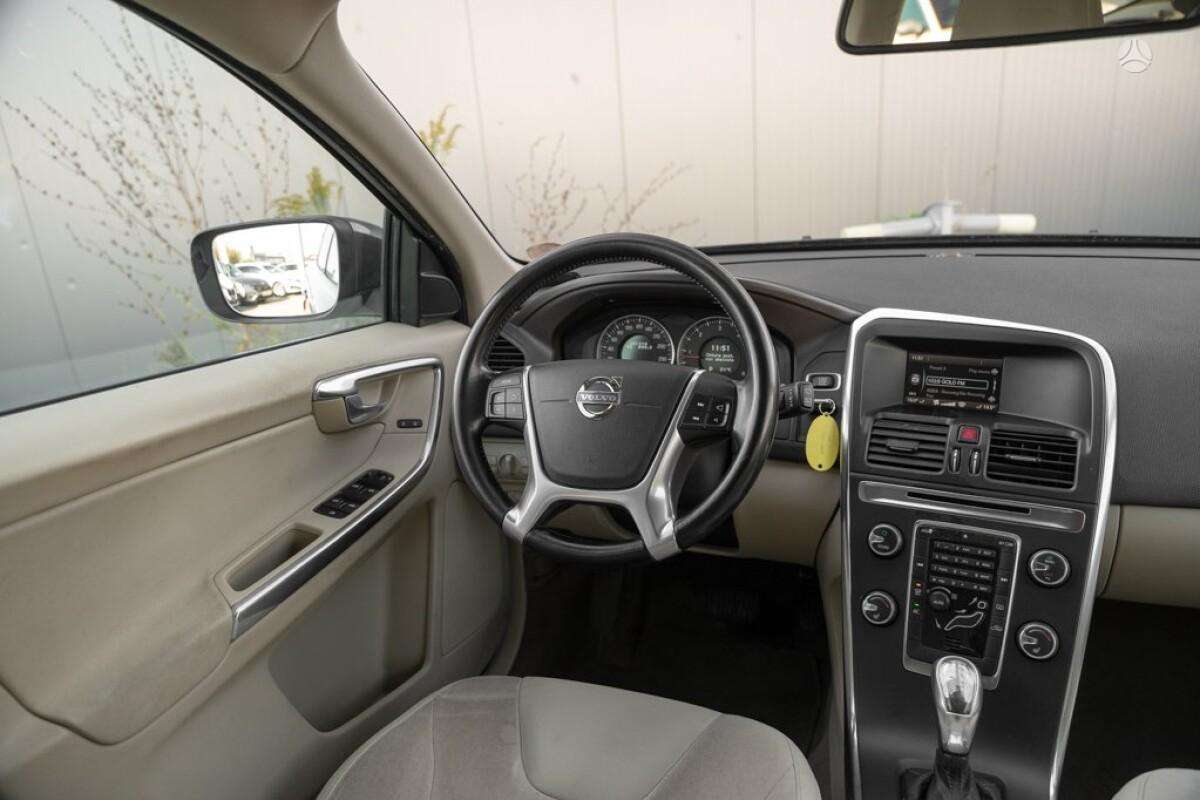 Volvo XC60 2012 — фото 16