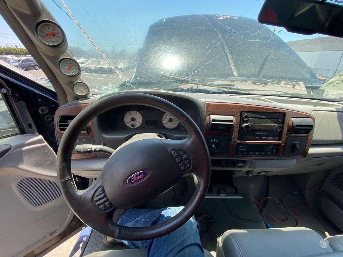 Ford F-350 2006 — photo 16