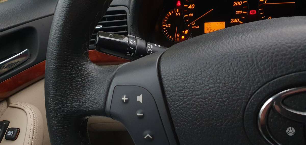 Toyota Avensis 2005 — photo 17